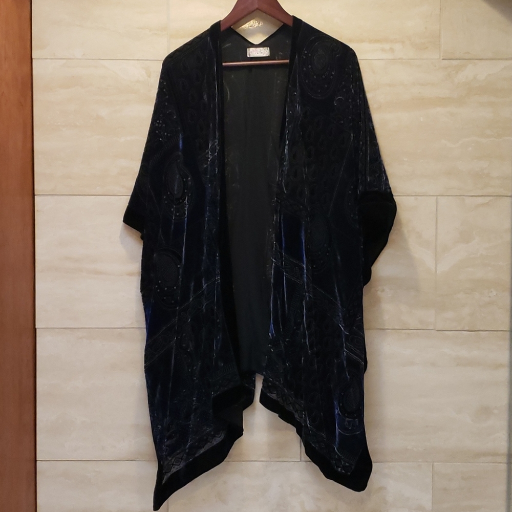 Beautiful Free People velvet cape